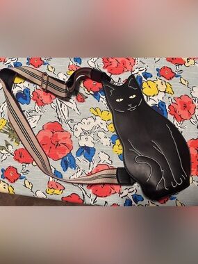 Black Cat Crossbody Strap Bag Accent